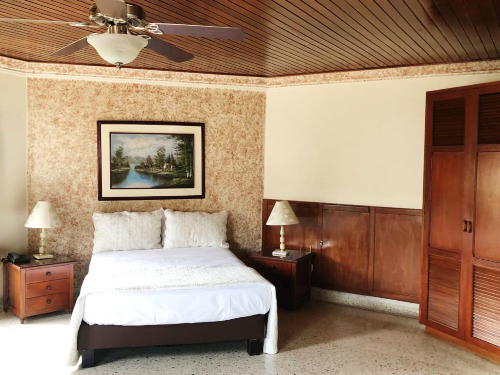 Hotel Stein Colonial Кали Екстериор снимка
