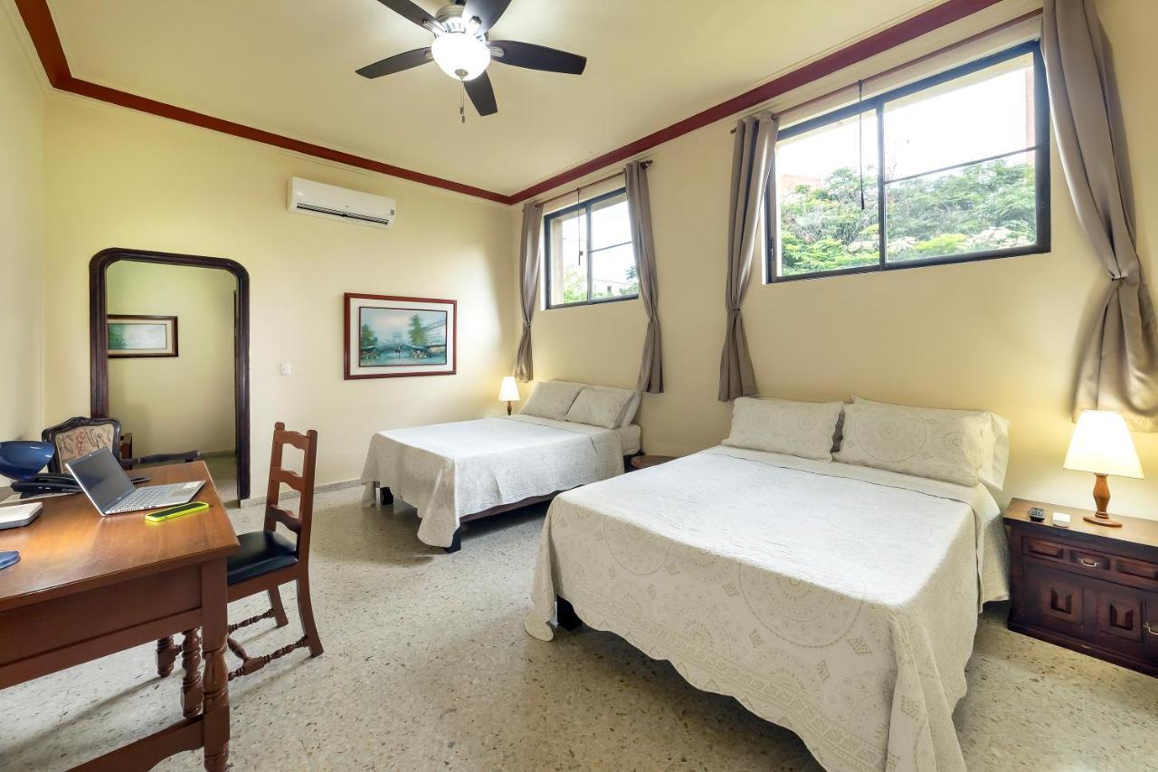 Hotel Stein Colonial Кали Екстериор снимка