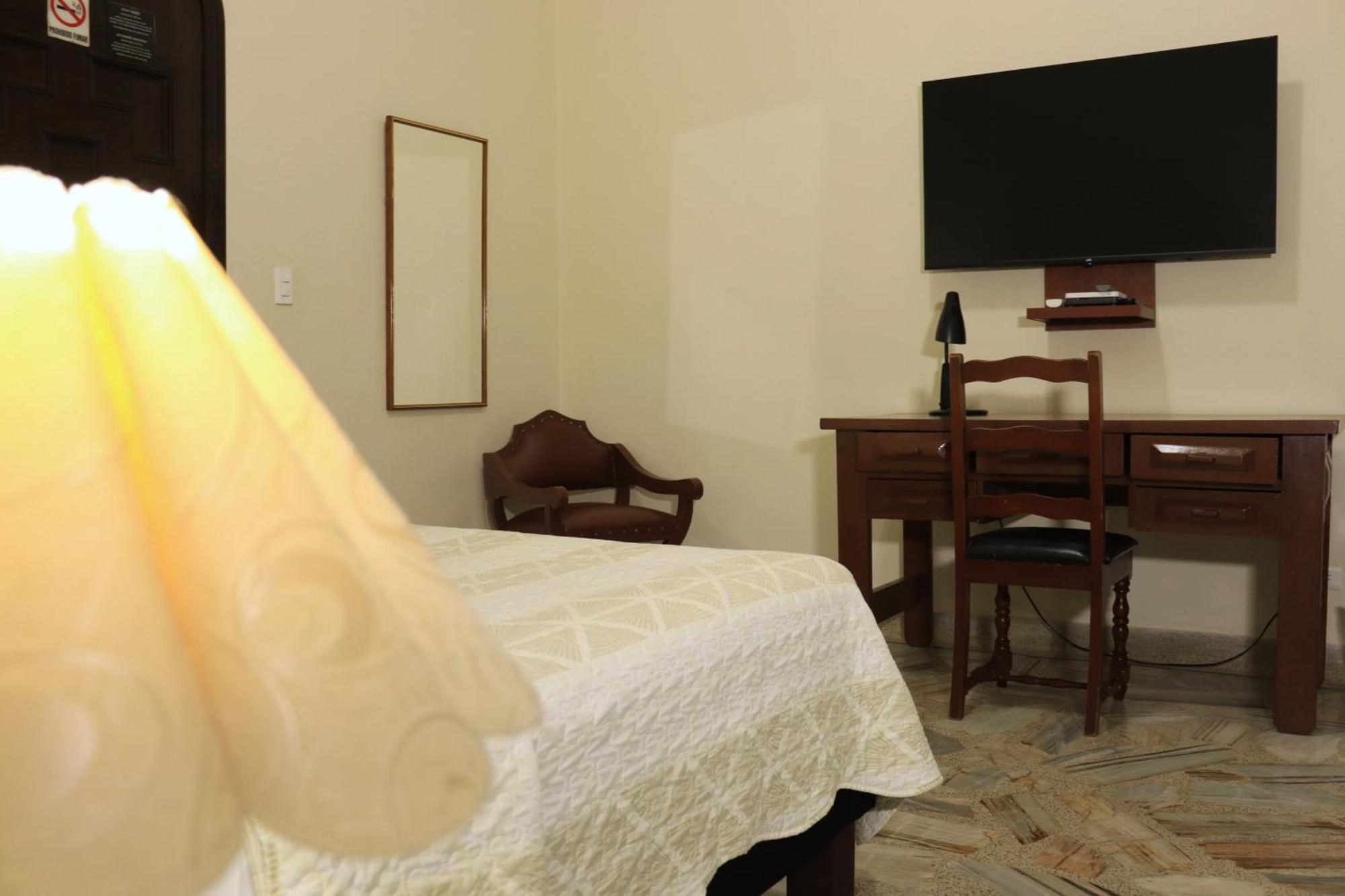Hotel Stein Colonial Кали Екстериор снимка